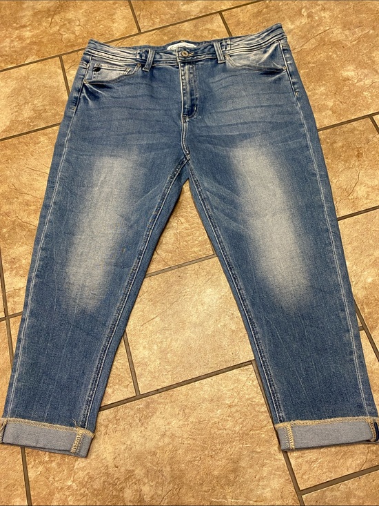 KanCan Denim - KanCan Women’s Medium Blue w/Fading Relaxed Tapered Cropped Jeans-32 Denim